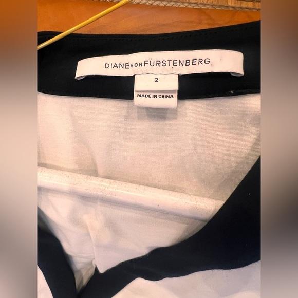 Diane Von Furstenberg sleeveless Gracie wrap black/white/navy black dress sz 2 - Picture 4 of 7